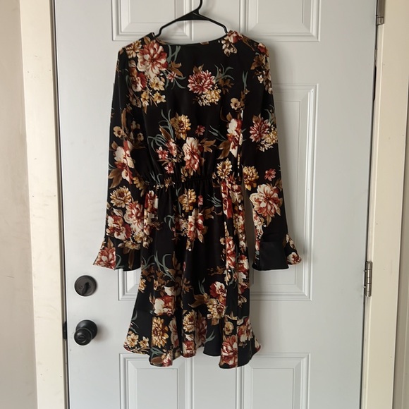 Dress - Picture 2 of 3